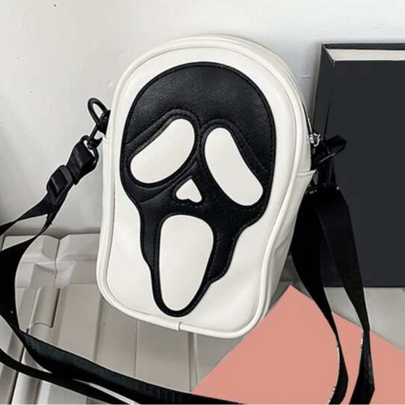Handbags - NWOT Ghost purse